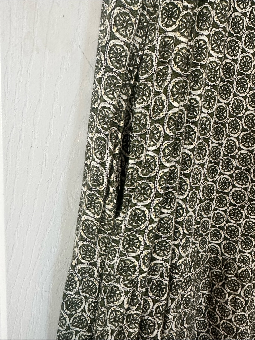 Max Studio Olive Printed Sleeveless Maxi Dress - Picture 5 of 8